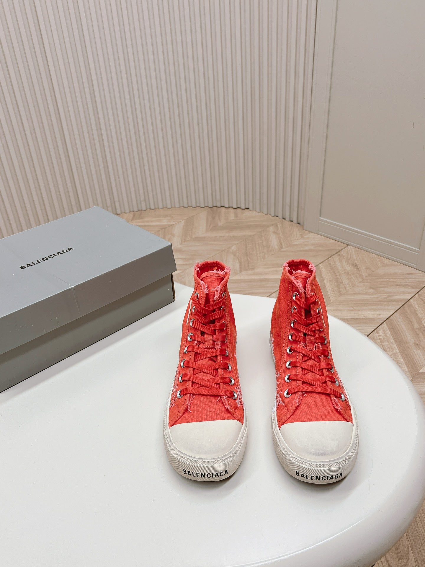 Balanciaga HIGH-TOP SNEAKERS GRAFFITI IN RED CANVAS