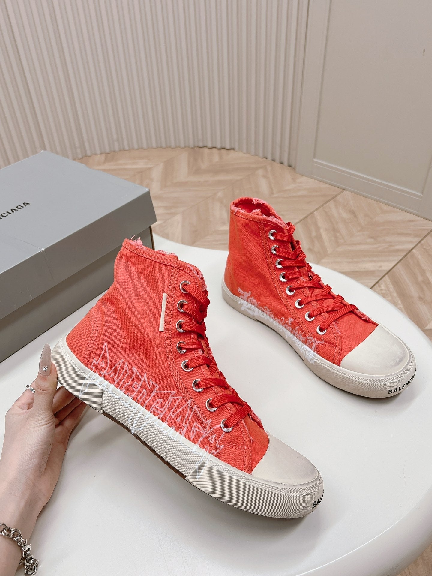 Balanciaga HIGH-TOP SNEAKERS GRAFFITI IN RED CANVAS