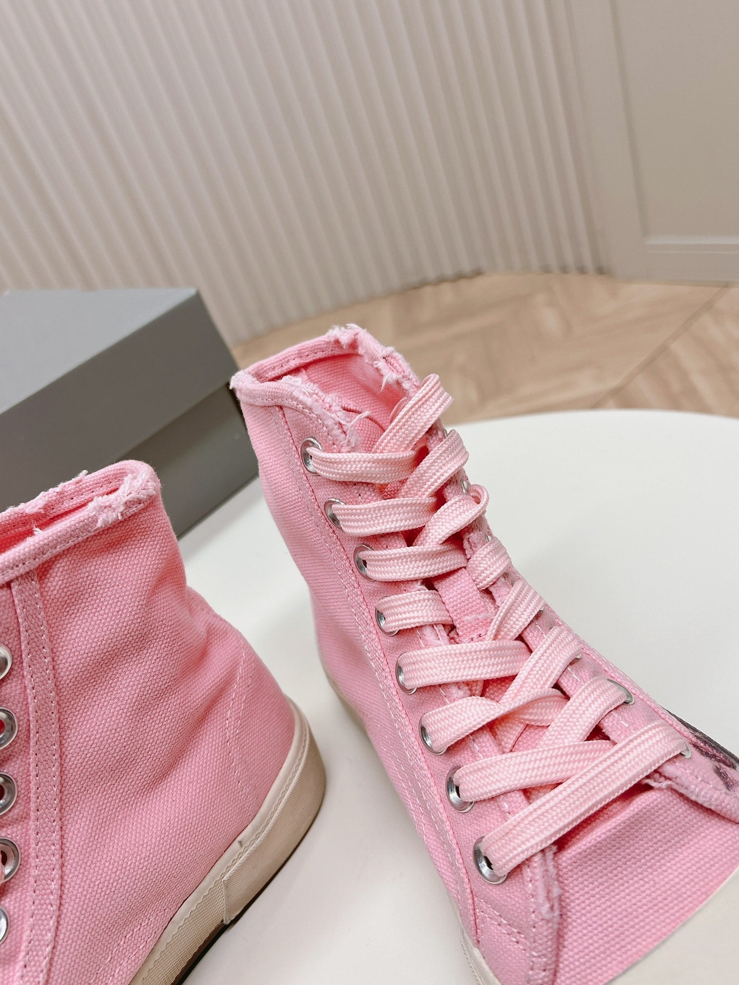 Balanciaga PINK CANVAS HIGH-TOP SNEAKERS LOGO GRAFFITI