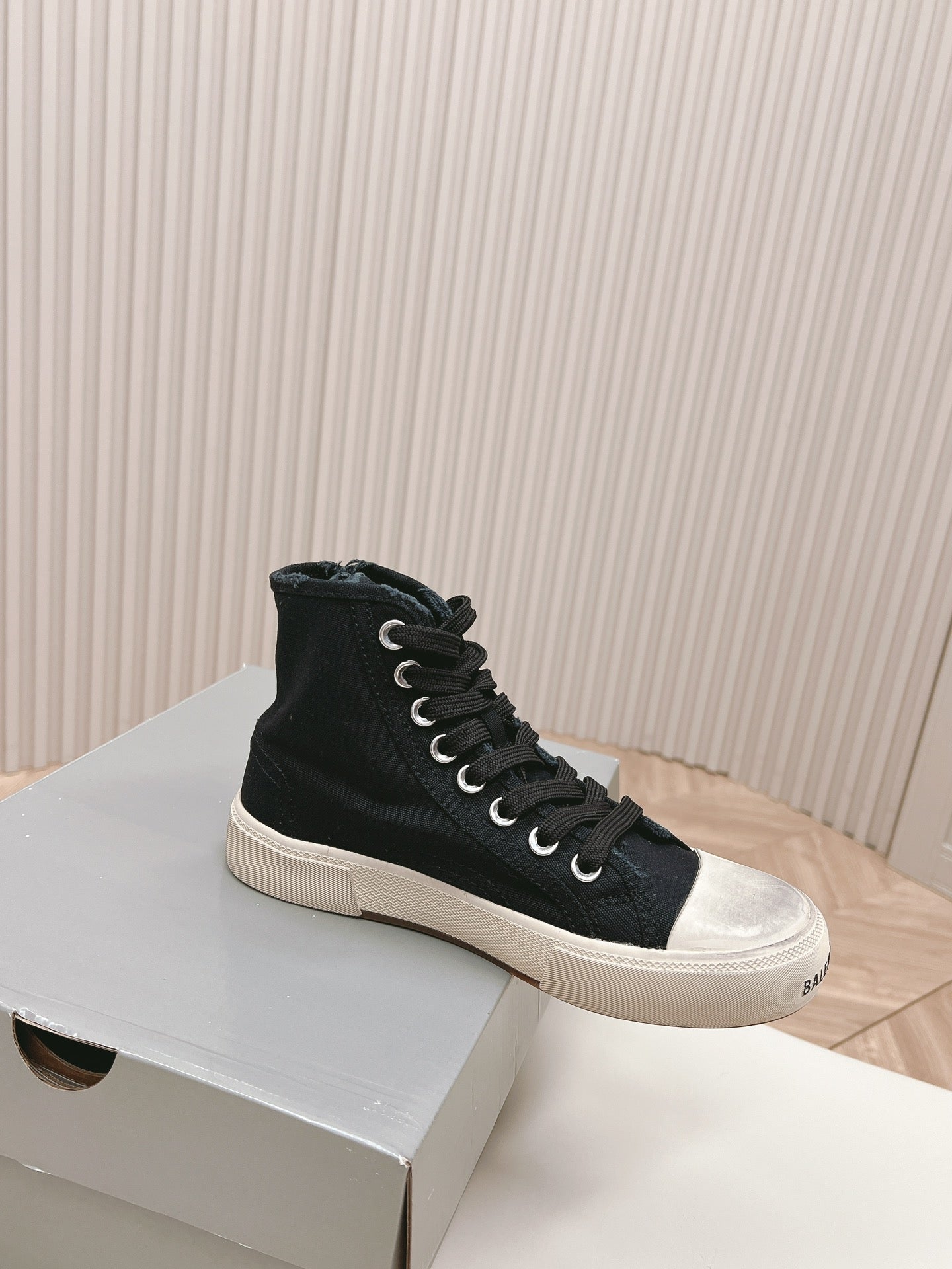Balanciaga BLACK CANVAS HIGH-TOP SNEAKERS LOGO GRAFFITI