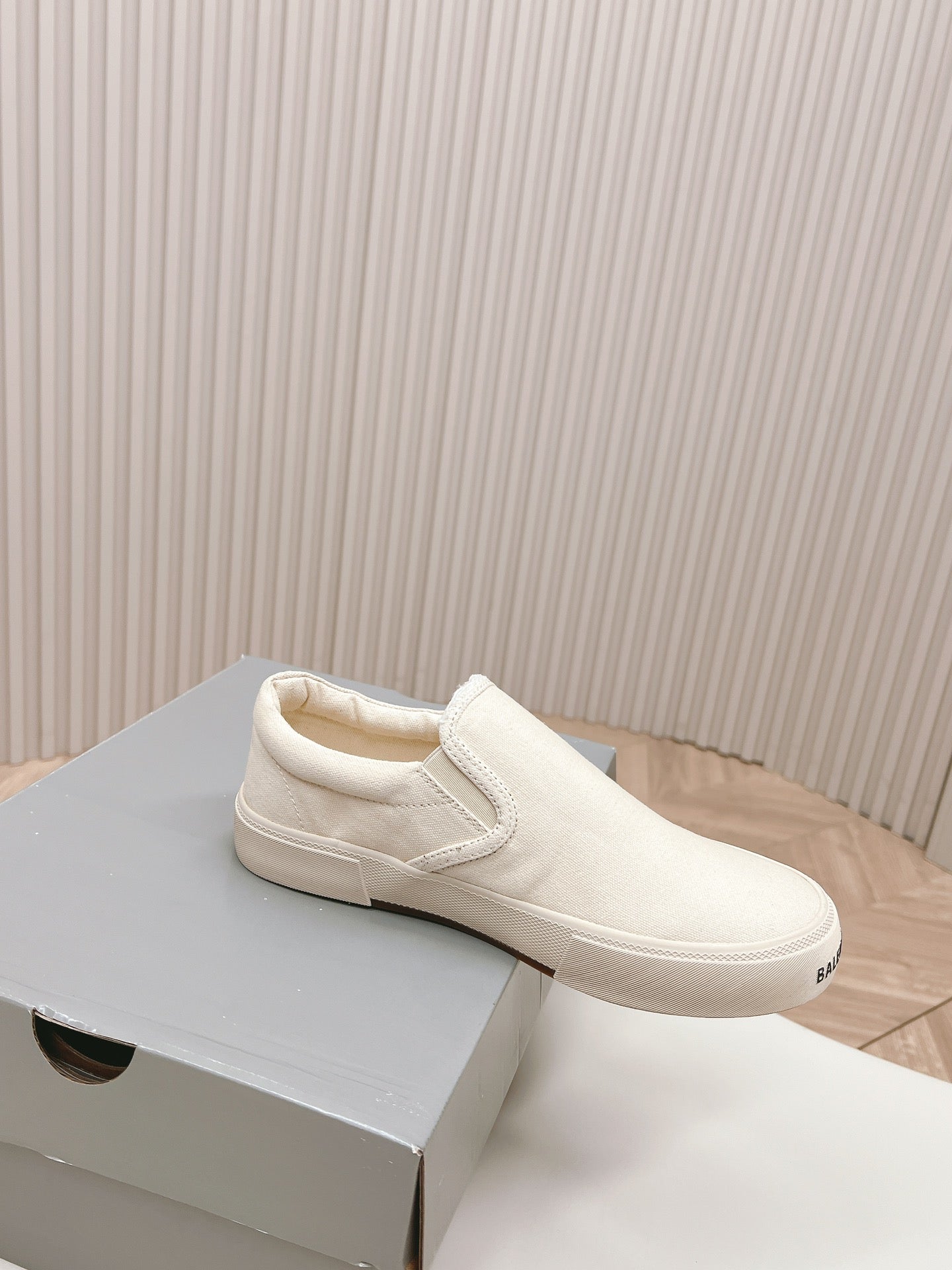Balanciaga SLIP-ON SNEAKERS GRAFFITI IN WHITE CANVAS
