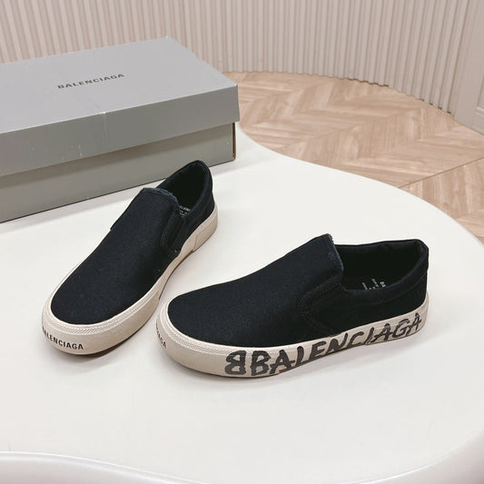 Balanciaga SLIP-ON SNEAKERS GRAFFITI IN BLACK CANVAS