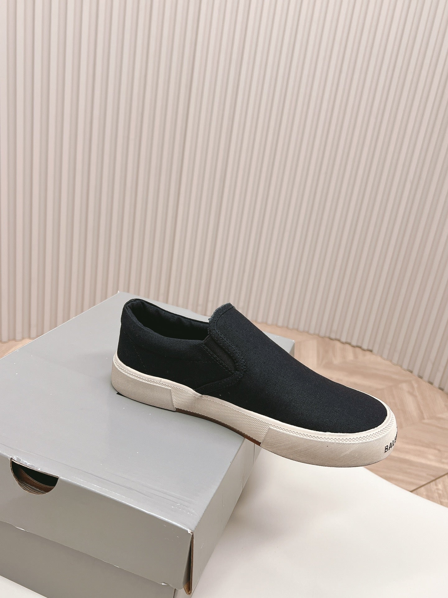 Balanciaga SLIP-ON SNEAKERS GRAFFITI IN BLACK CANVAS