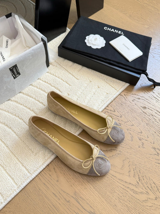 CHANEL 25C Ballet Flat Two-tone Suede Calfskin