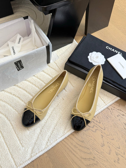 CHANEL 25C Ballet Flat Two-tone Patent Calfskin