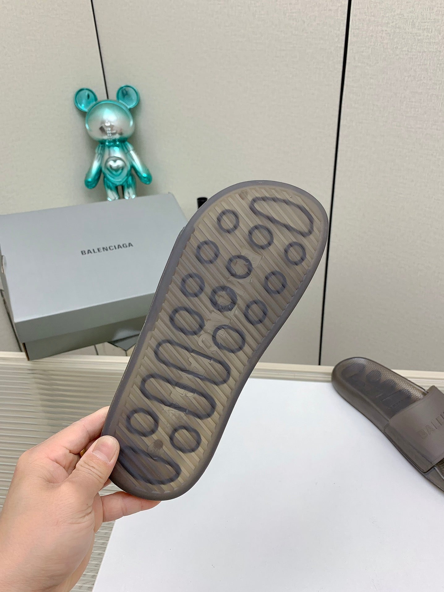Balanciaga POOL SLIDE SANDAL IN SMOKE BROWN RUBBER