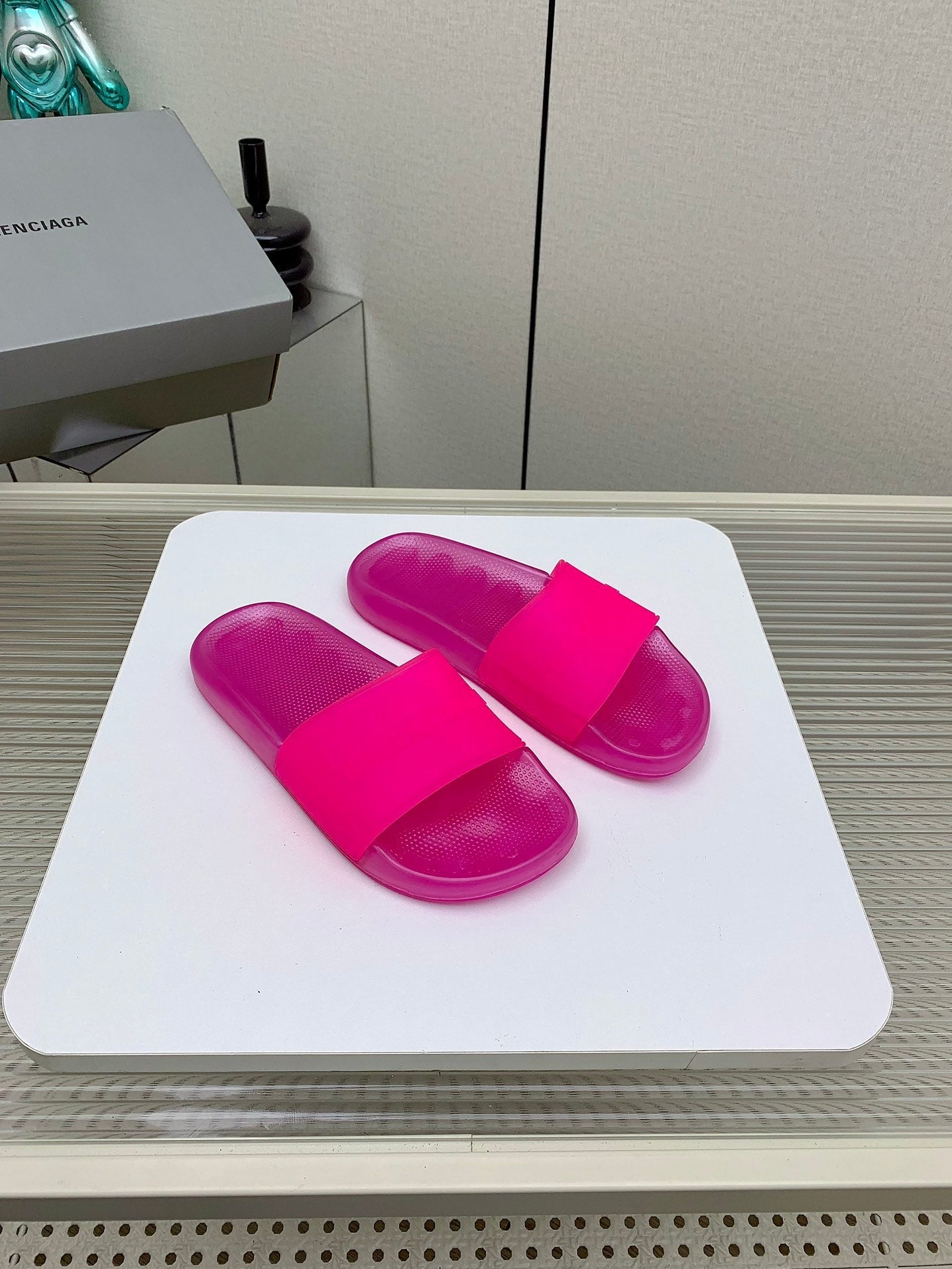 Balanciaga POOL SLIDE SANDAL IN JELLY PINK RUBBER