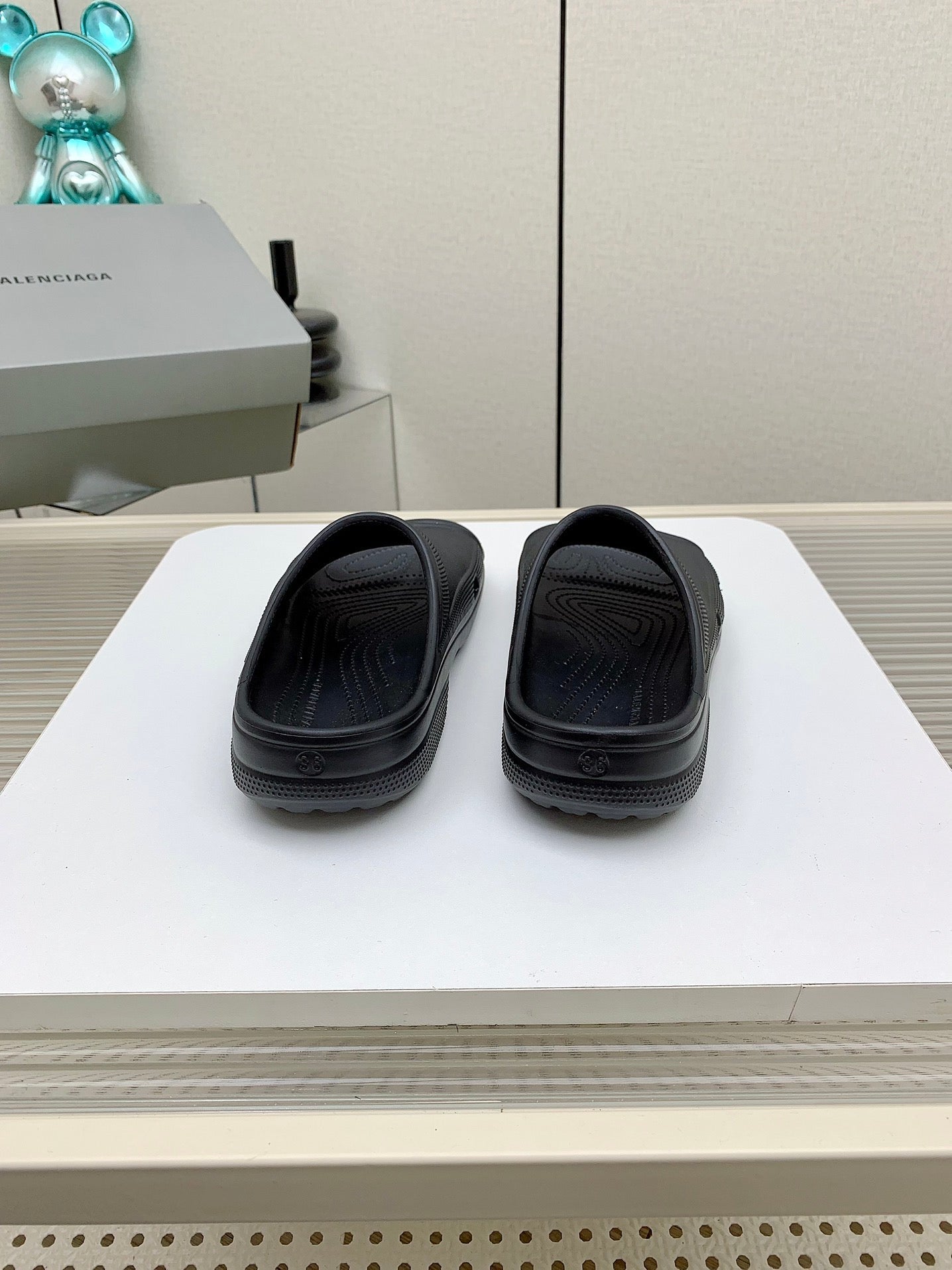 Balanciaga POOL CROCS IN BLACK RUBBER