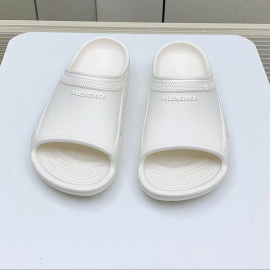 Balanciaga POOL CROCS IN WHITE RUBBER