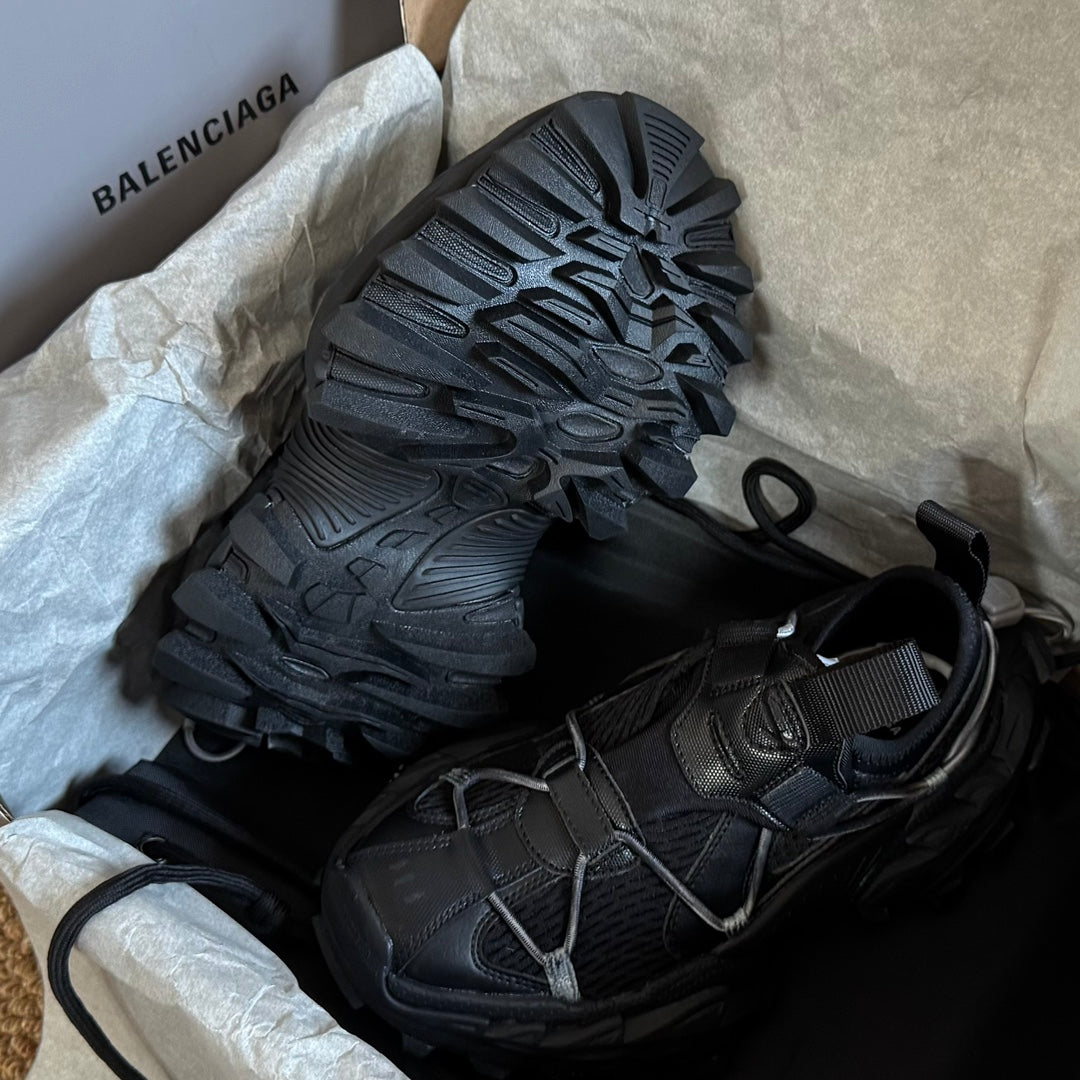 Balanciaga HIKE SNEAKER IN BLACK MESH, POLYURETHANE AND POLYESTER