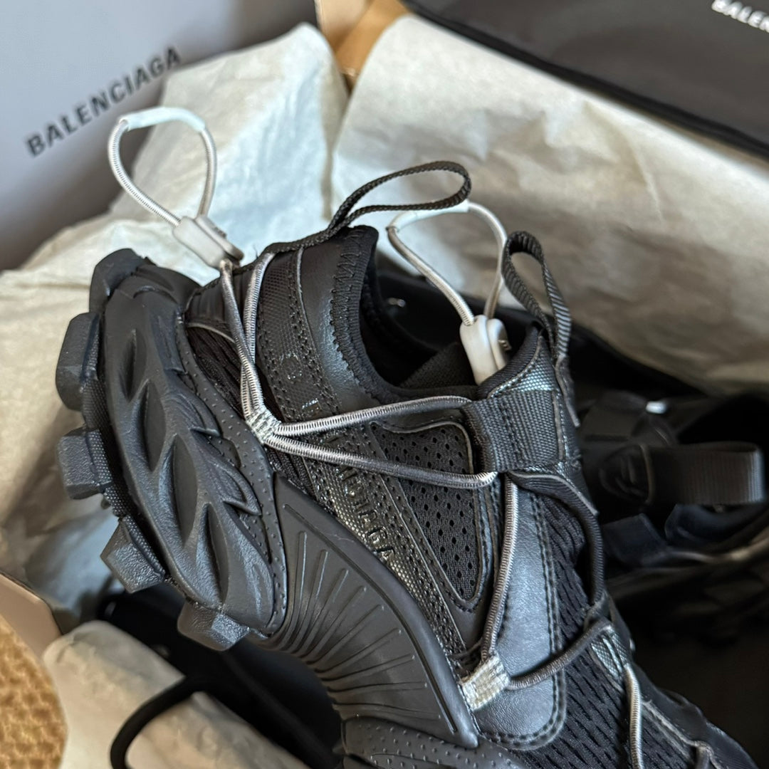 Balanciaga HIKE SNEAKER IN BLACK MESH, POLYURETHANE AND POLYESTER