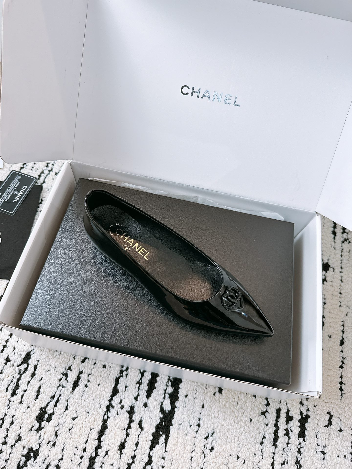 CHANEL Ballet Flats In Black Glossy Lambskin 144667