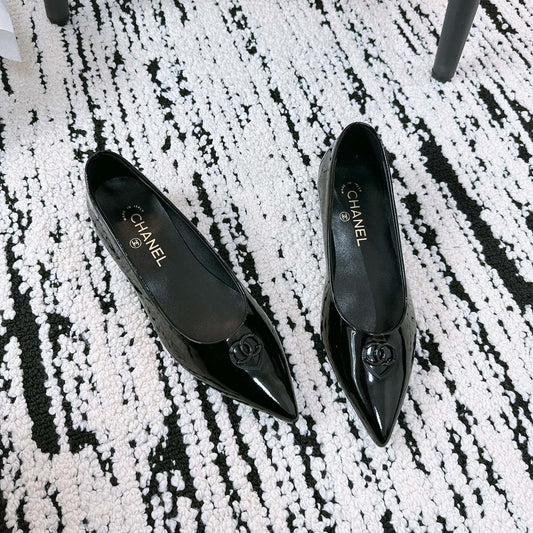 CHANEL Ballet Flats In Black Glossy Lambskin 144667