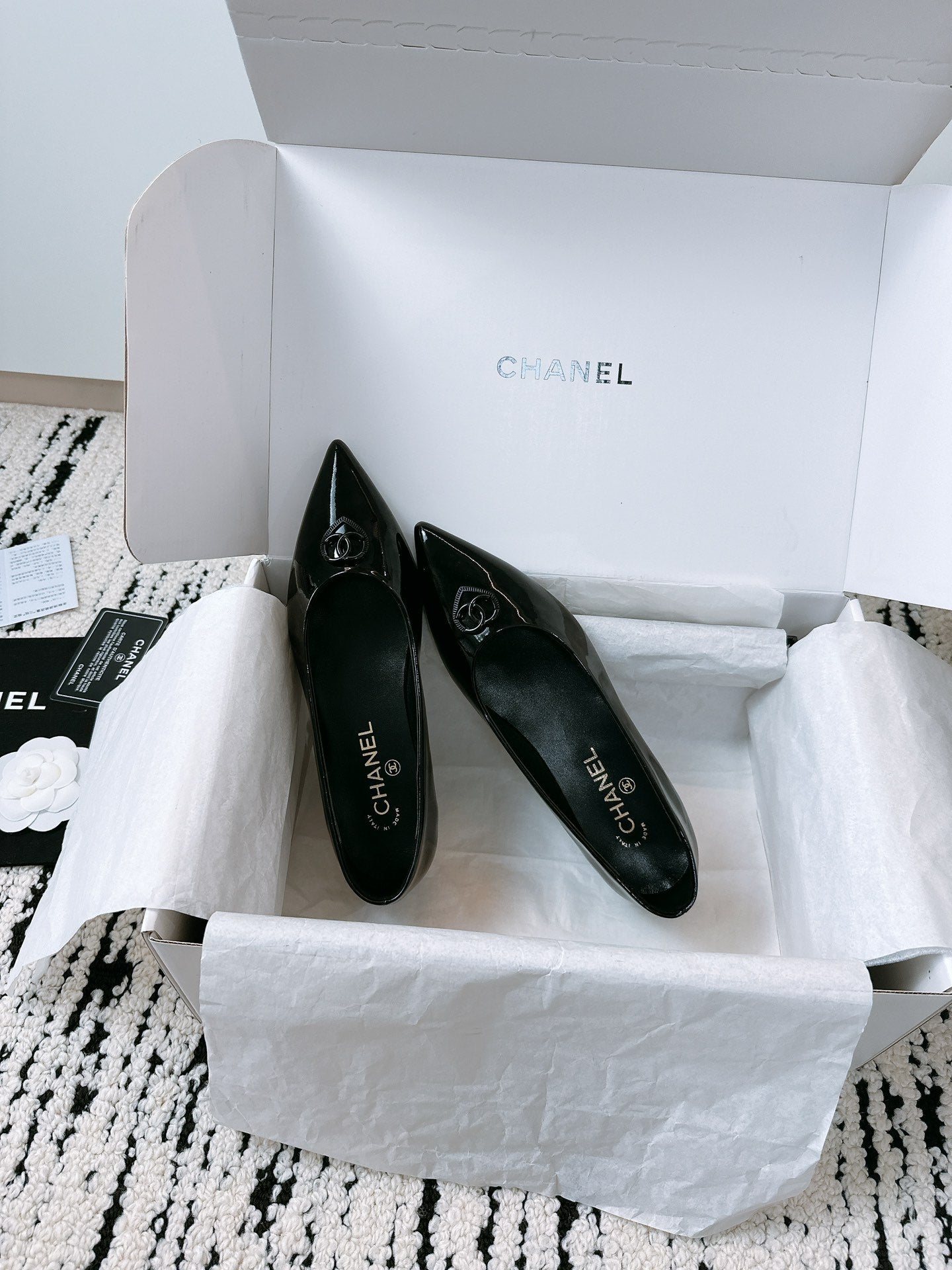 CHANEL Ballet Flats In Black Glossy Lambskin 144667