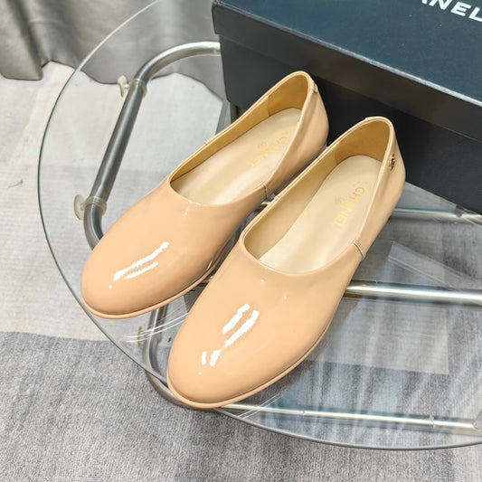 CHANEL 25C Loafer Beige Patent Calfskin