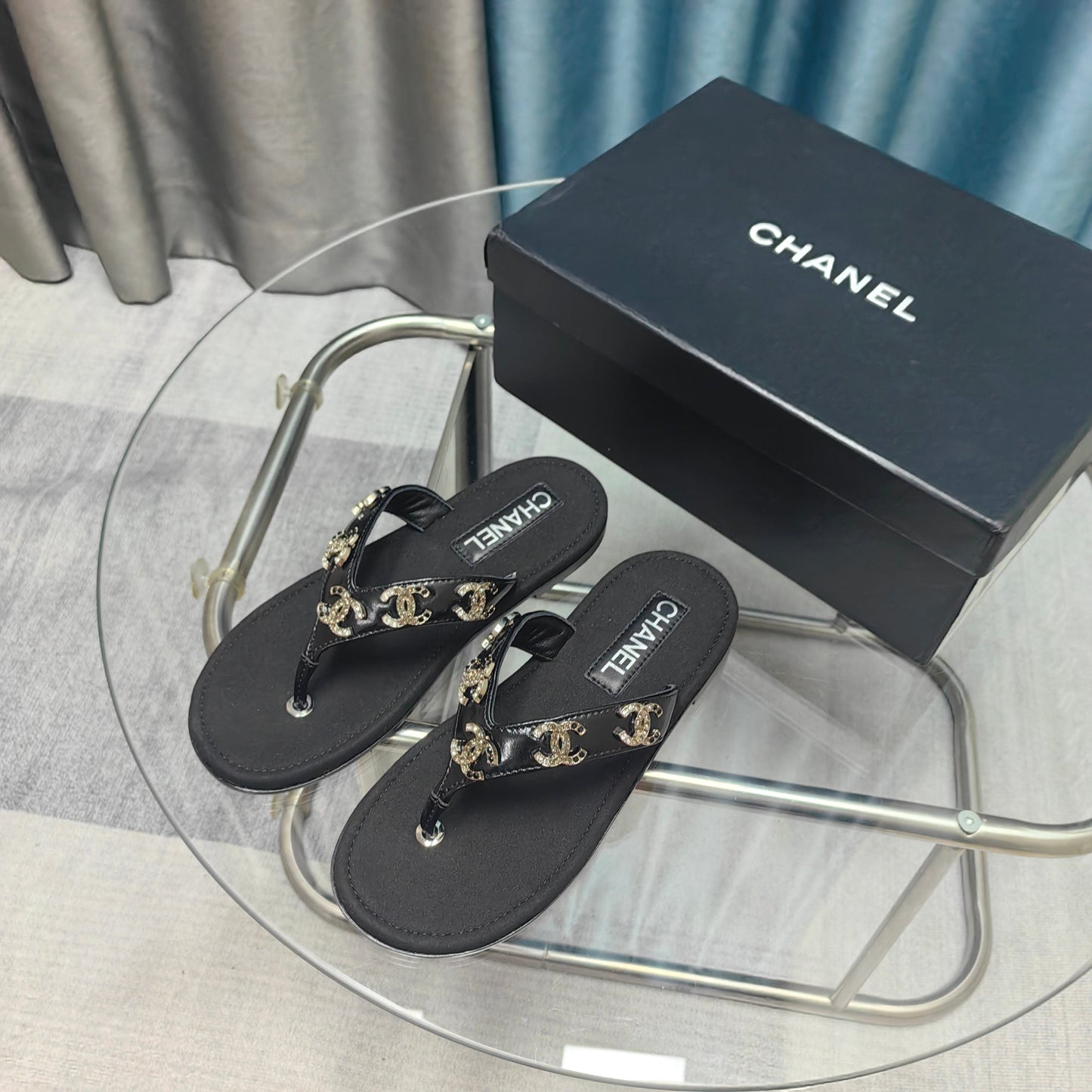 CHANEL 25 Thong Sandal Diamond Logo