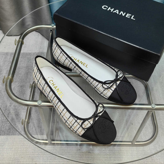 CHANEL 25P Ballet Flat White Tweed Black Grosgrain
