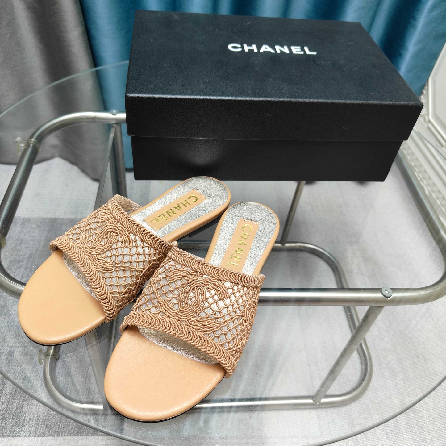 CHANEL 25 Sandal Lace Fabric