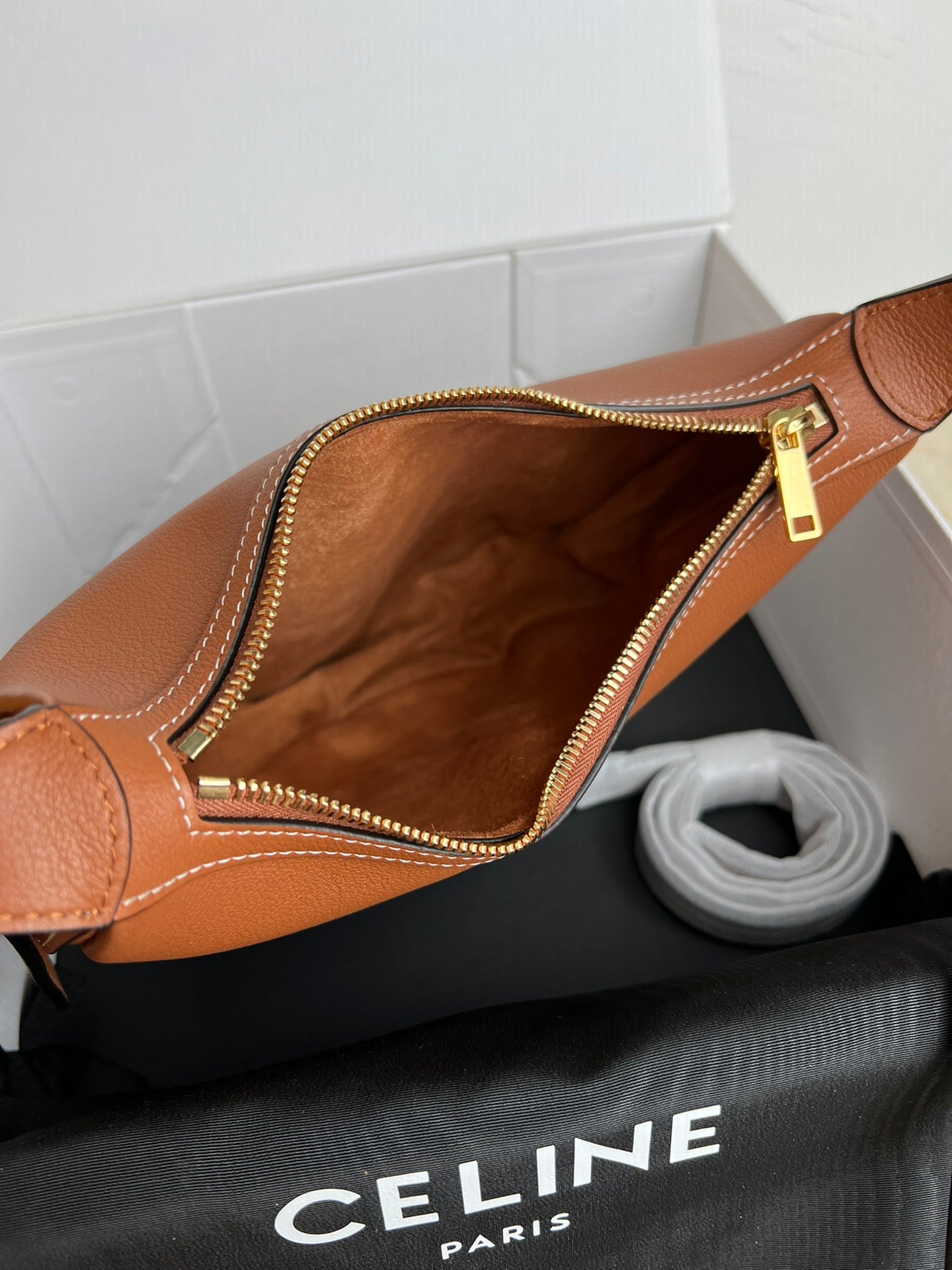 Celine small heloise 23cm brown calfskin gold hardware