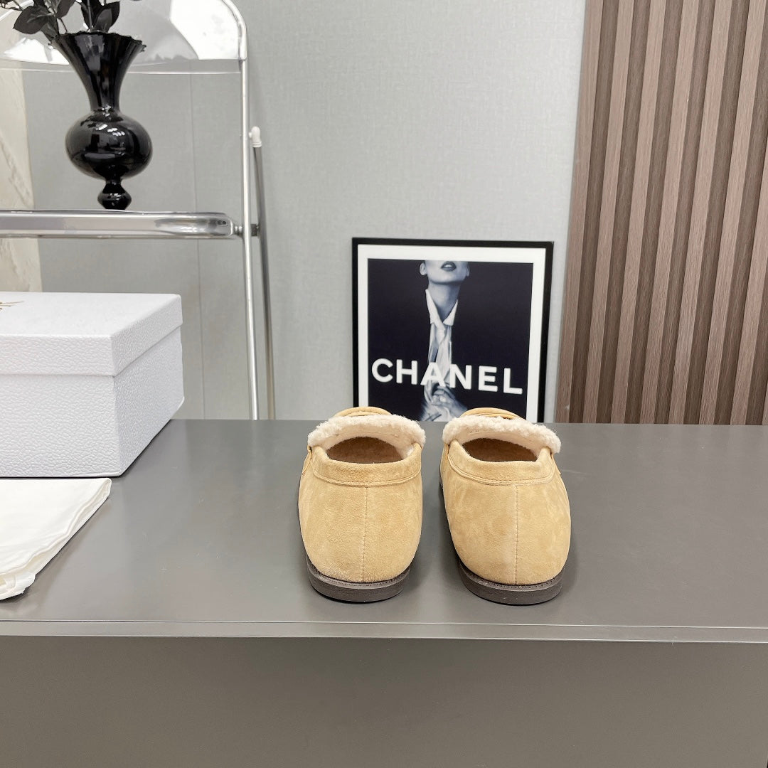 DIOR Loafer In Light Yellow Brown Suede 996007