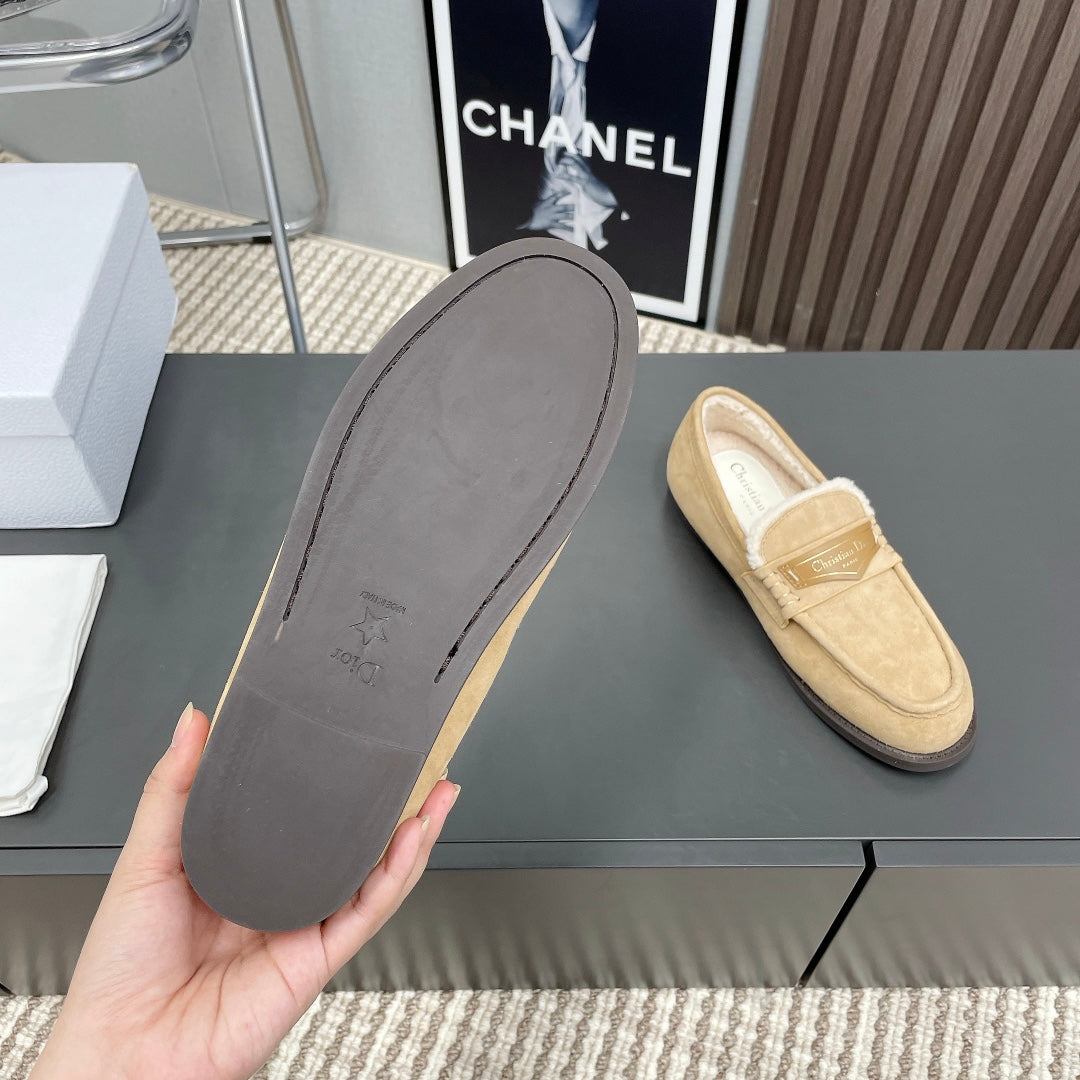 DIOR Loafer In Light Yellow Brown Suede 996007
