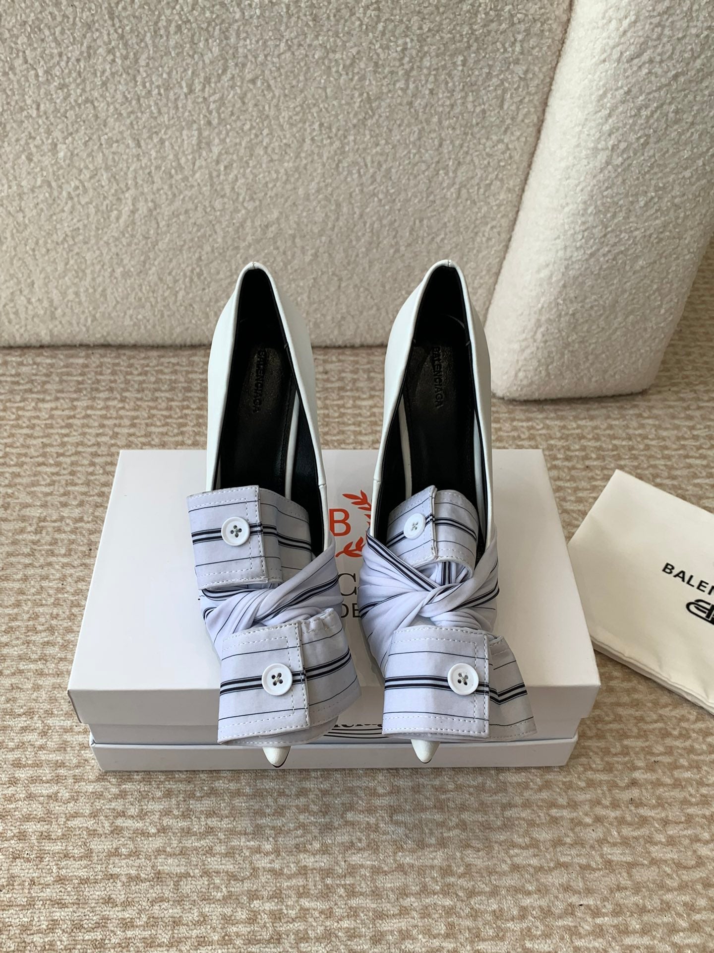 Balanciaga KNIFE CHEMISE HIGH PUMPS IN WHITE COTTON AND CALFSKIN