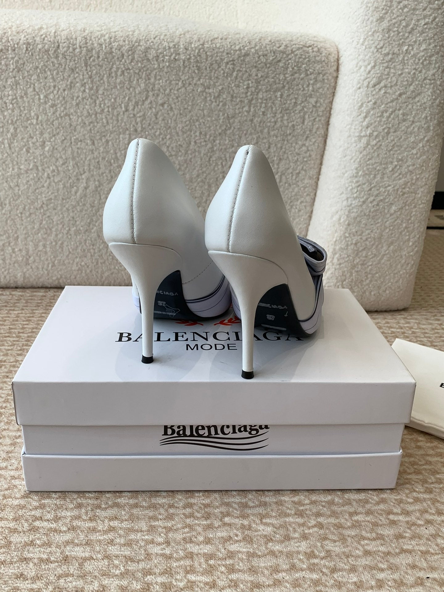 Balanciaga KNIFE CHEMISE HIGH PUMPS IN WHITE COTTON AND CALFSKIN