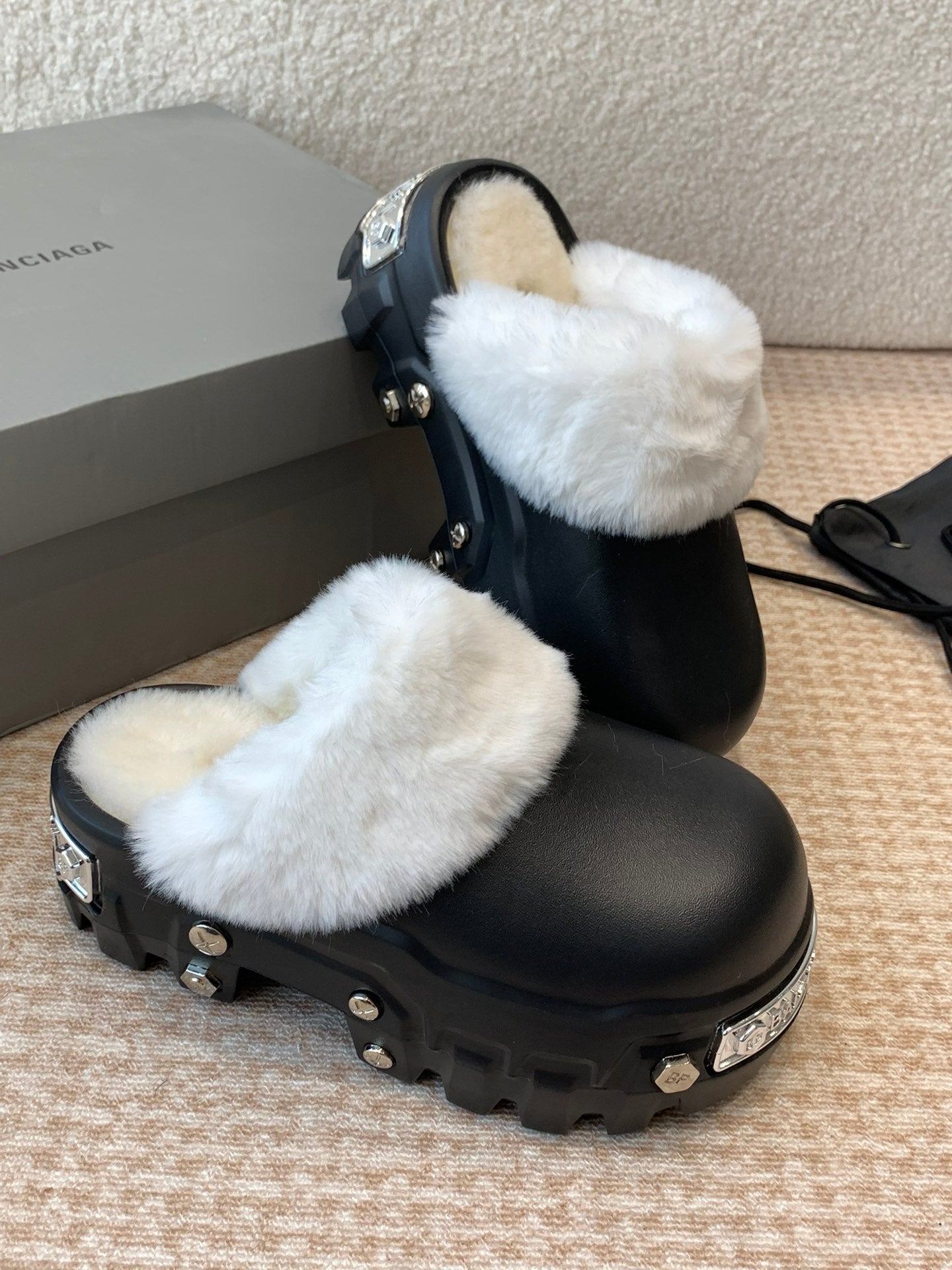 Balanciaga PLATFORM MULES IN BLACK RUBBER MIX RABBIT FUR SILVER HARDWARE