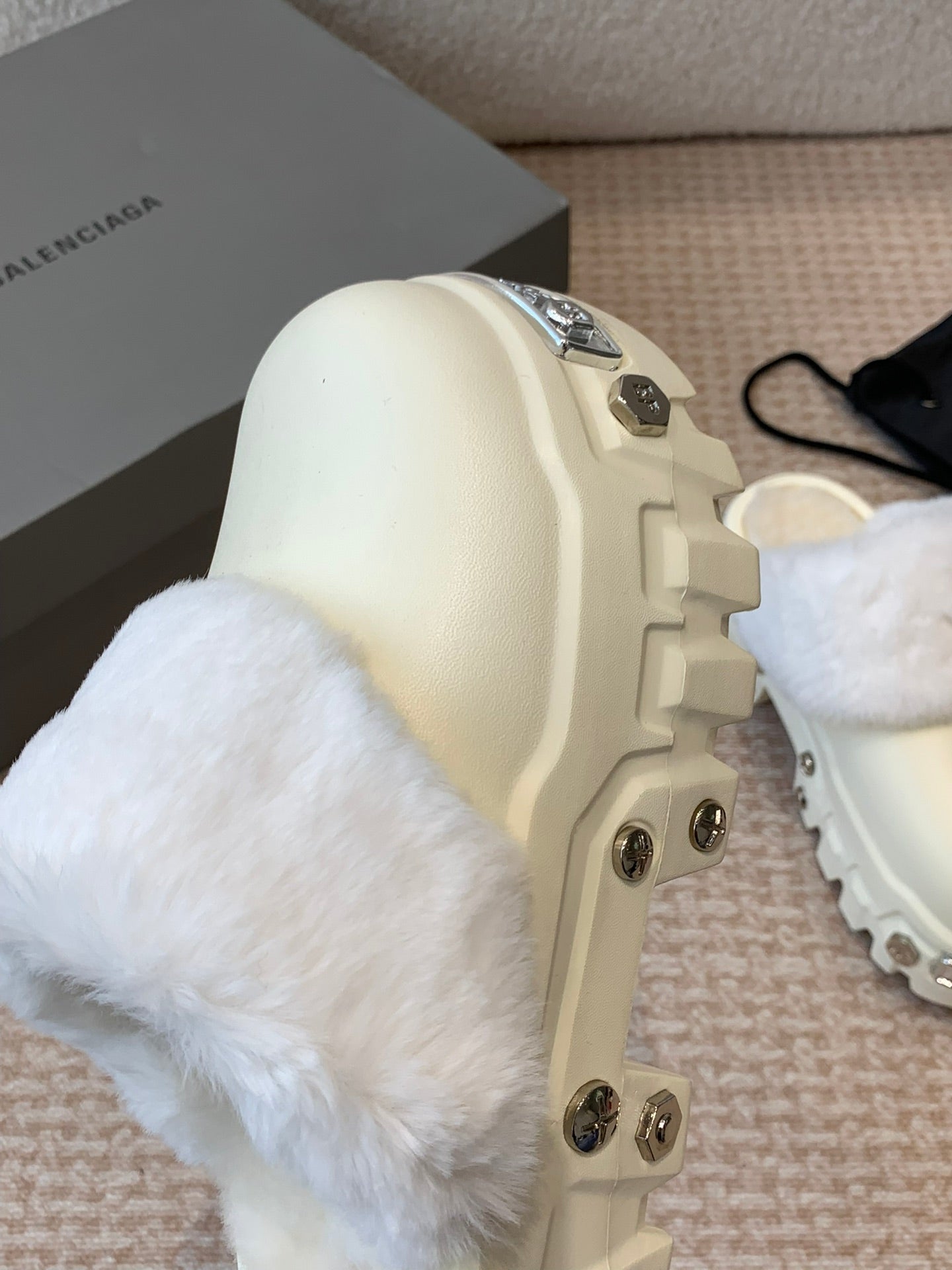 Balanciaga PLATFORM MULES IN BEIGE RUBBER MIX RABBIT FUR SILVER HARDWARE