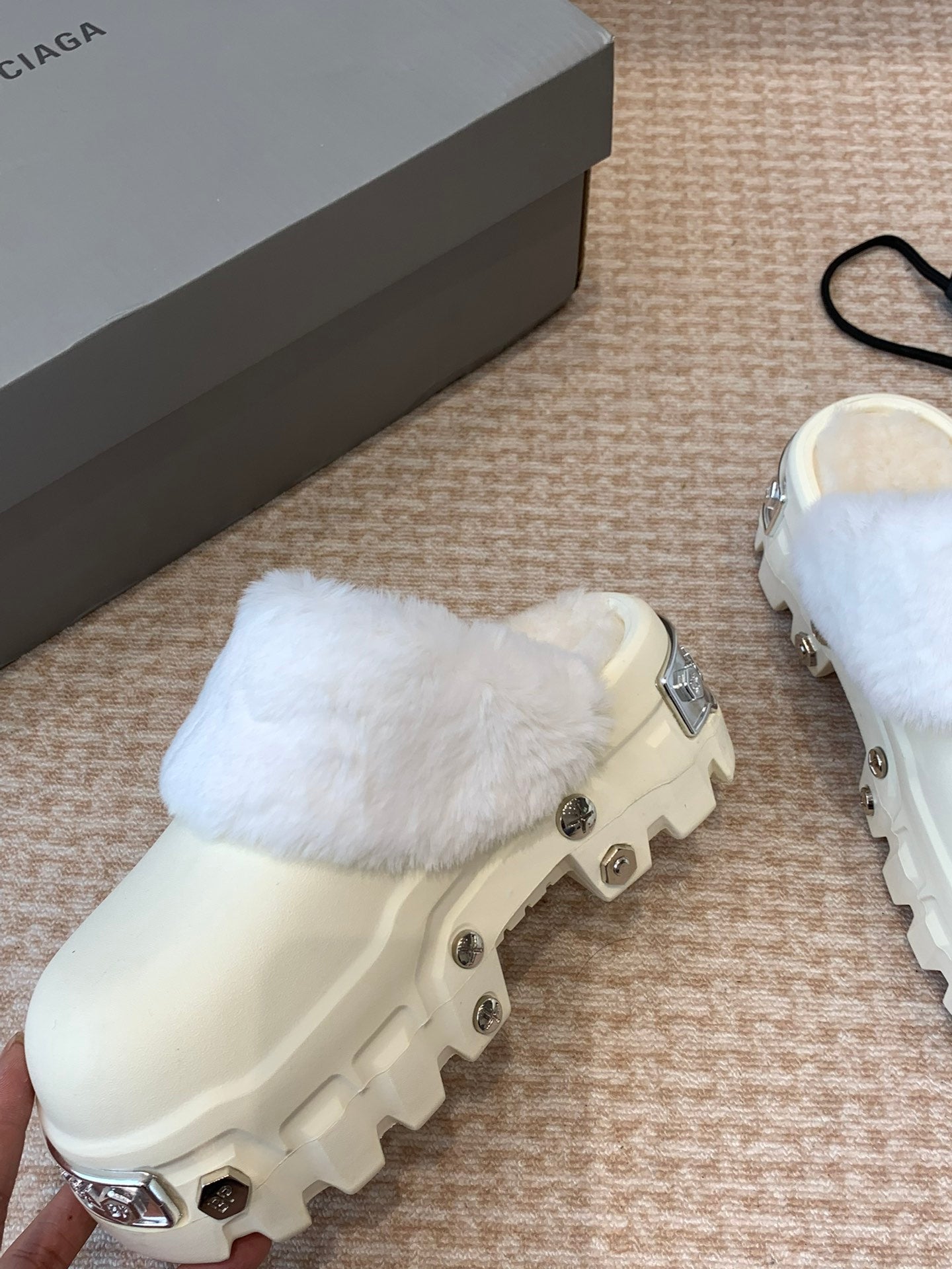 Balanciaga PLATFORM MULES IN BEIGE RUBBER MIX RABBIT FUR SILVER HARDWARE