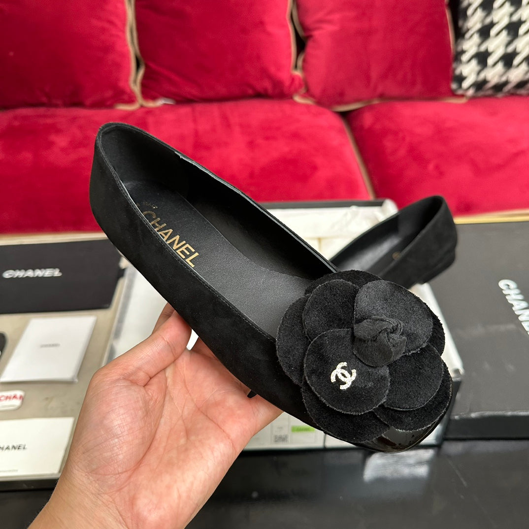 CHANEL ballet flat flower all black suede