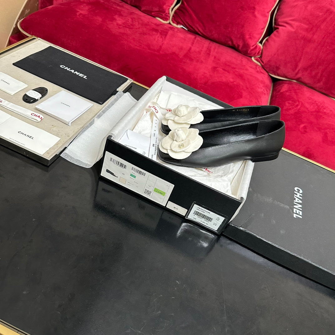 CHANEL ballet flat white flower black calfskin