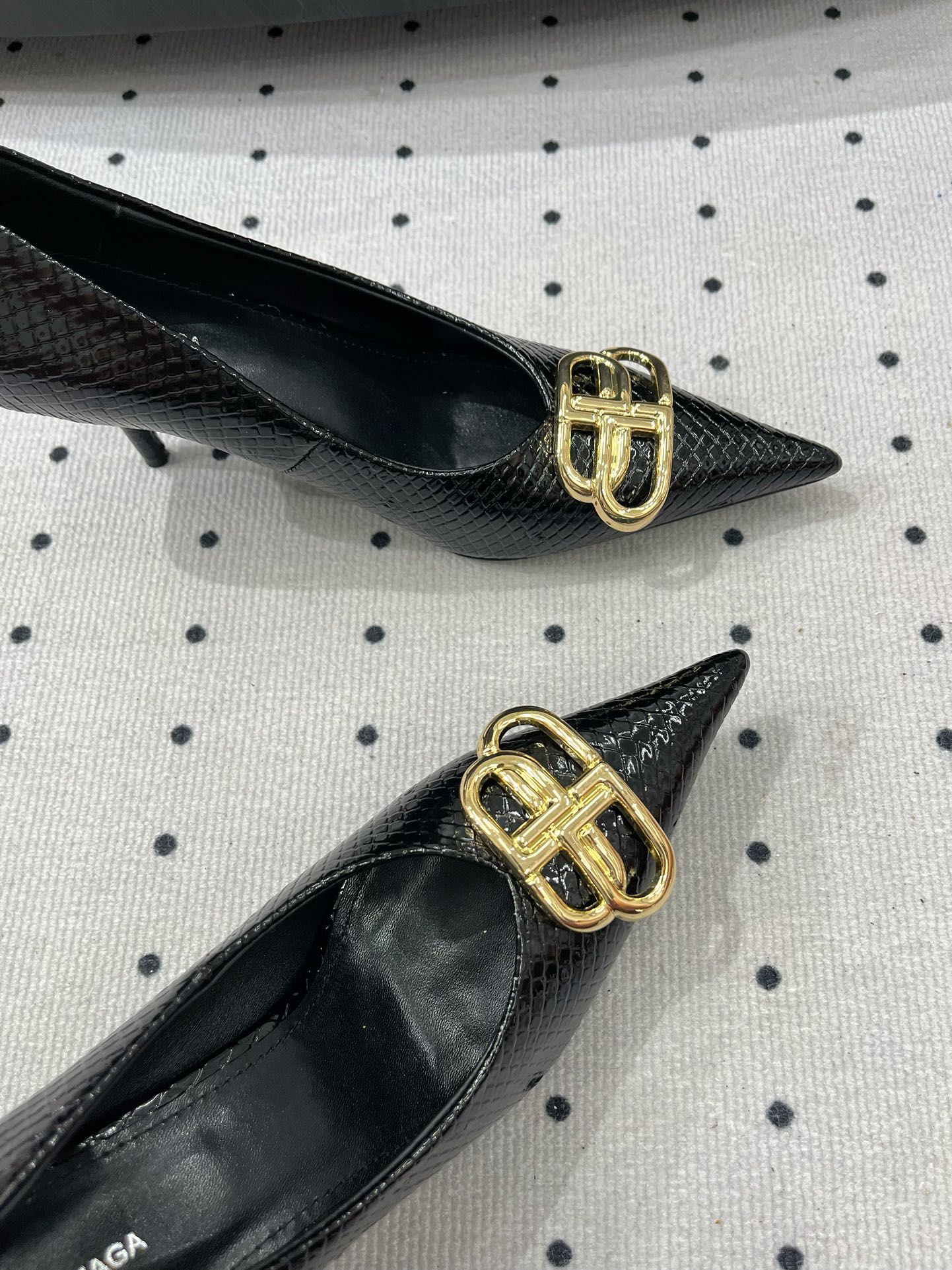 Balanciaga HEELED PUMPS 65 MM IN BLACK LIZARD PATTERN CALFSKIN GOLD HARDWARE