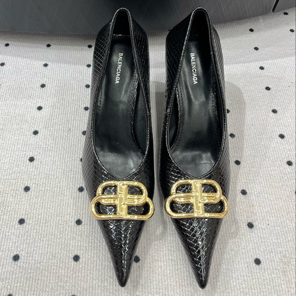 Balanciaga HEELED PUMPS 65 MM IN BLACK LIZARD PATTERN CALFSKIN GOLD HARDWARE