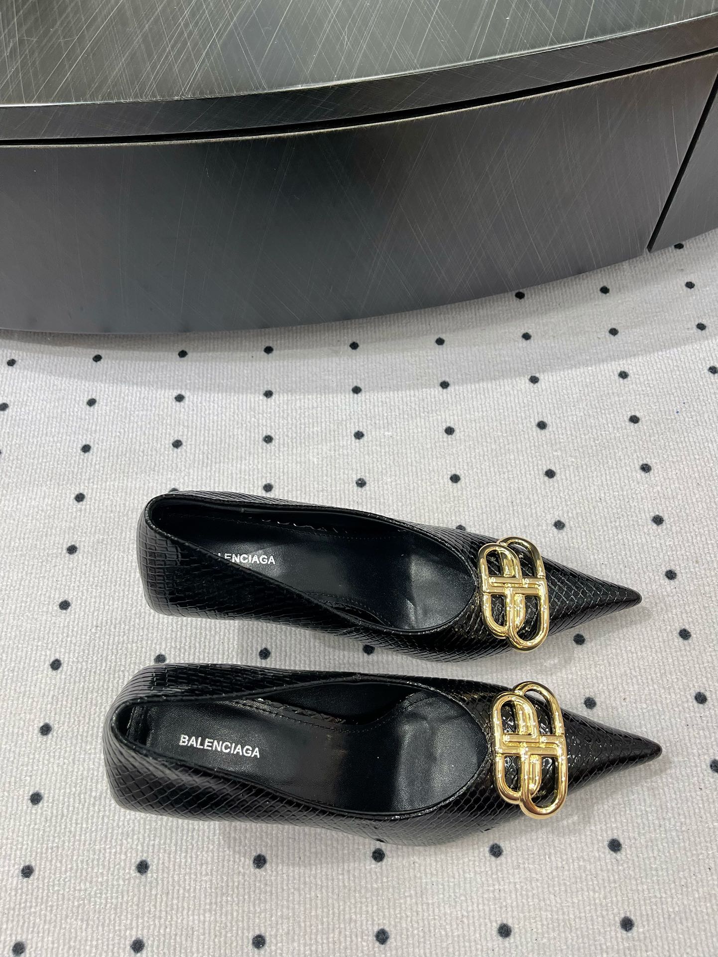 Balanciaga HEELED PUMPS 65 MM IN BLACK LIZARD PATTERN CALFSKIN GOLD HARDWARE