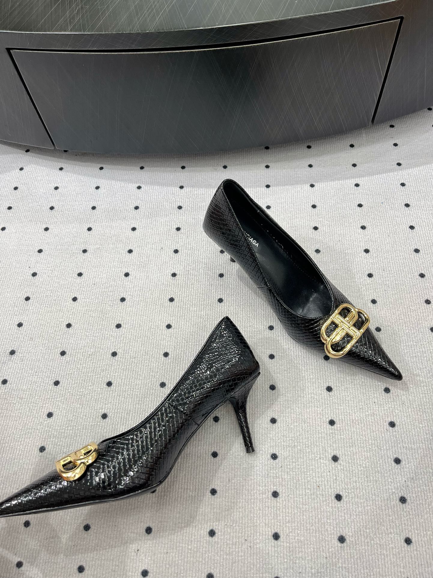Balanciaga HEELED PUMPS 65 MM IN BLACK LIZARD PATTERN CALFSKIN GOLD HARDWARE