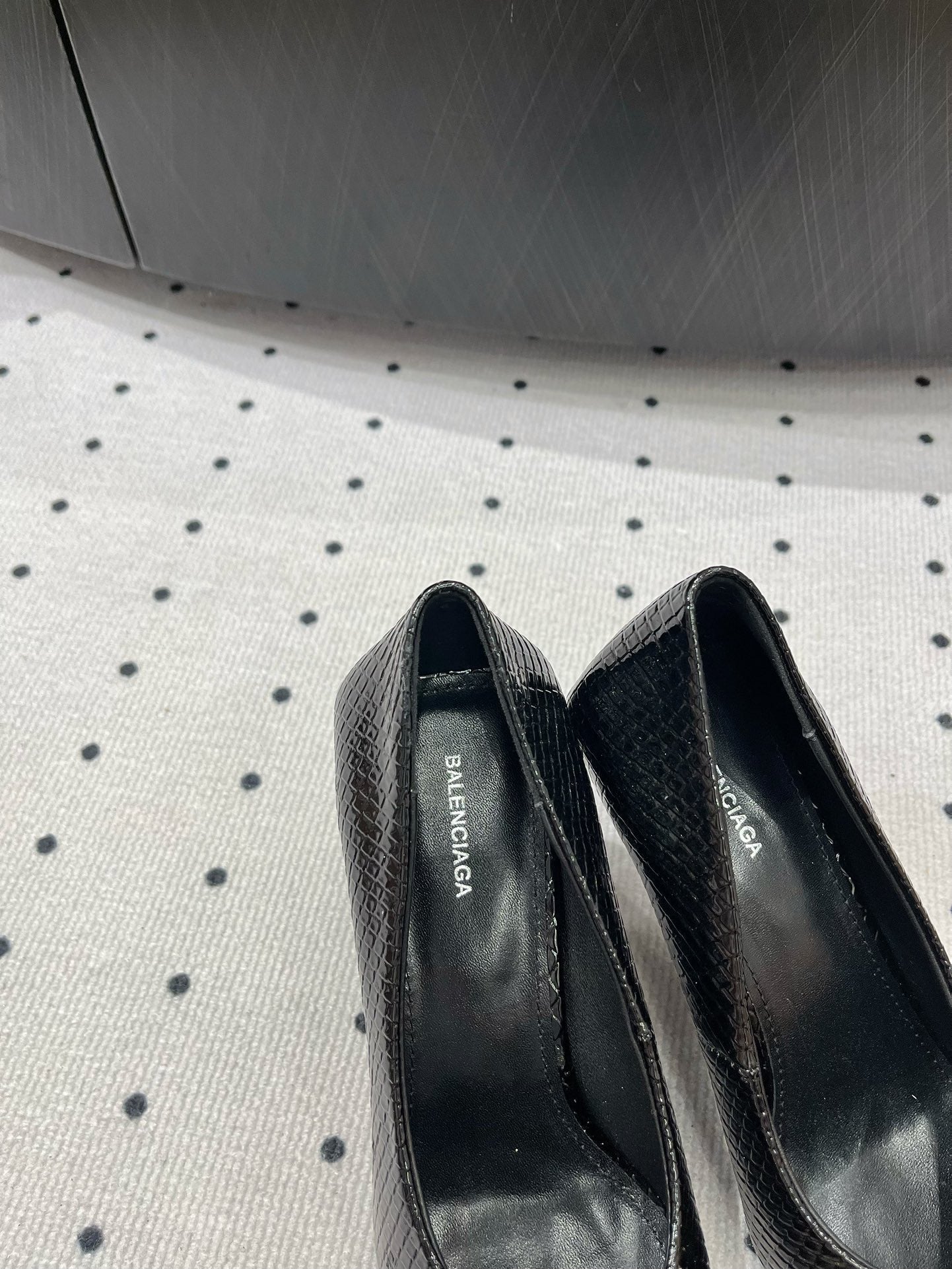 Balanciaga HEELED PUMPS 65 MM IN BLACK LIZARD PATTERN CALFSKIN GOLD HARDWARE