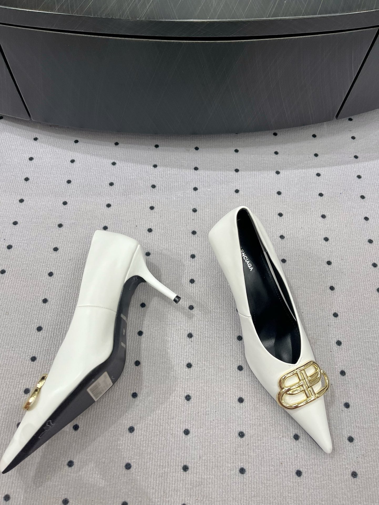 Balanciaga HEELED PUMPS 65 MM IN WHITE SMOOTH LAMBSKIN GOLD HARDWARE