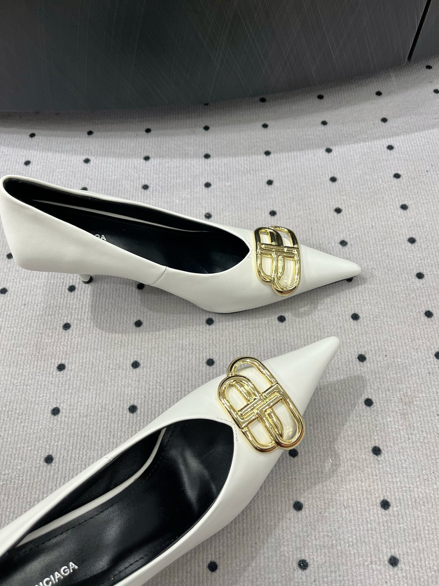 Balanciaga HEELED PUMPS 65 MM IN WHITE SMOOTH LAMBSKIN GOLD HARDWARE