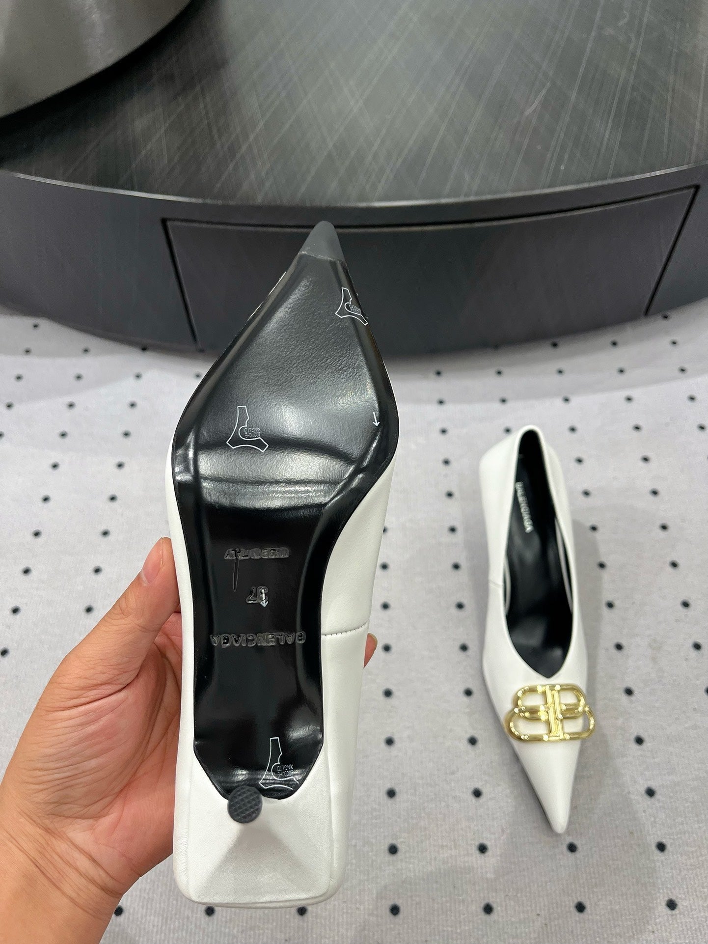 Balanciaga HEELED PUMPS 65 MM IN WHITE SMOOTH LAMBSKIN GOLD HARDWARE
