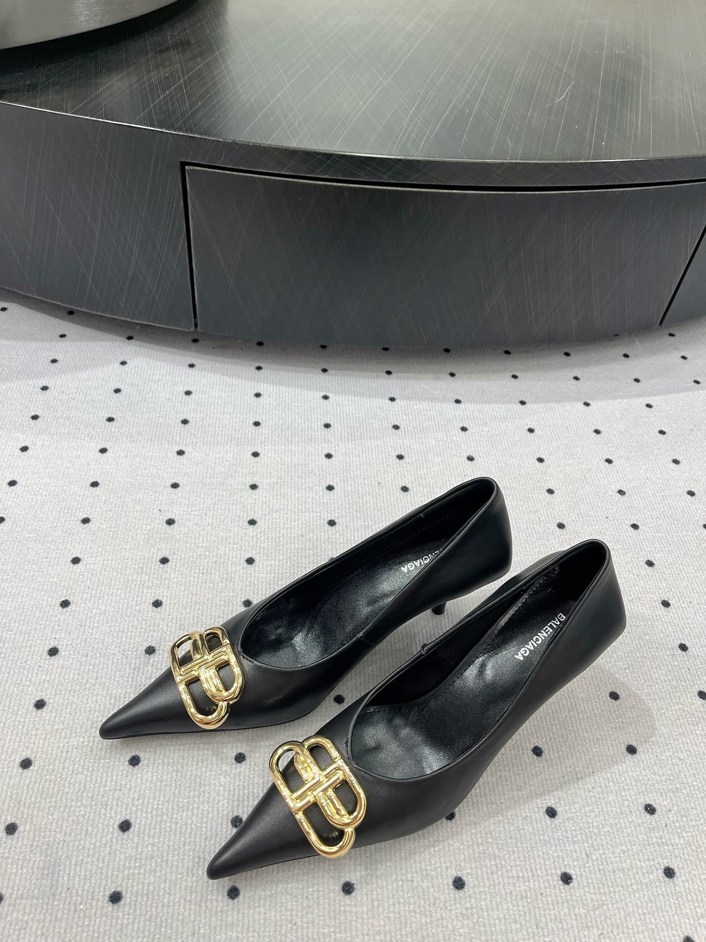 Balanciaga HEELED PUMPS 65 MM IN BLACK SMOOTH LAMBSKIN GOLD HARDWARE
