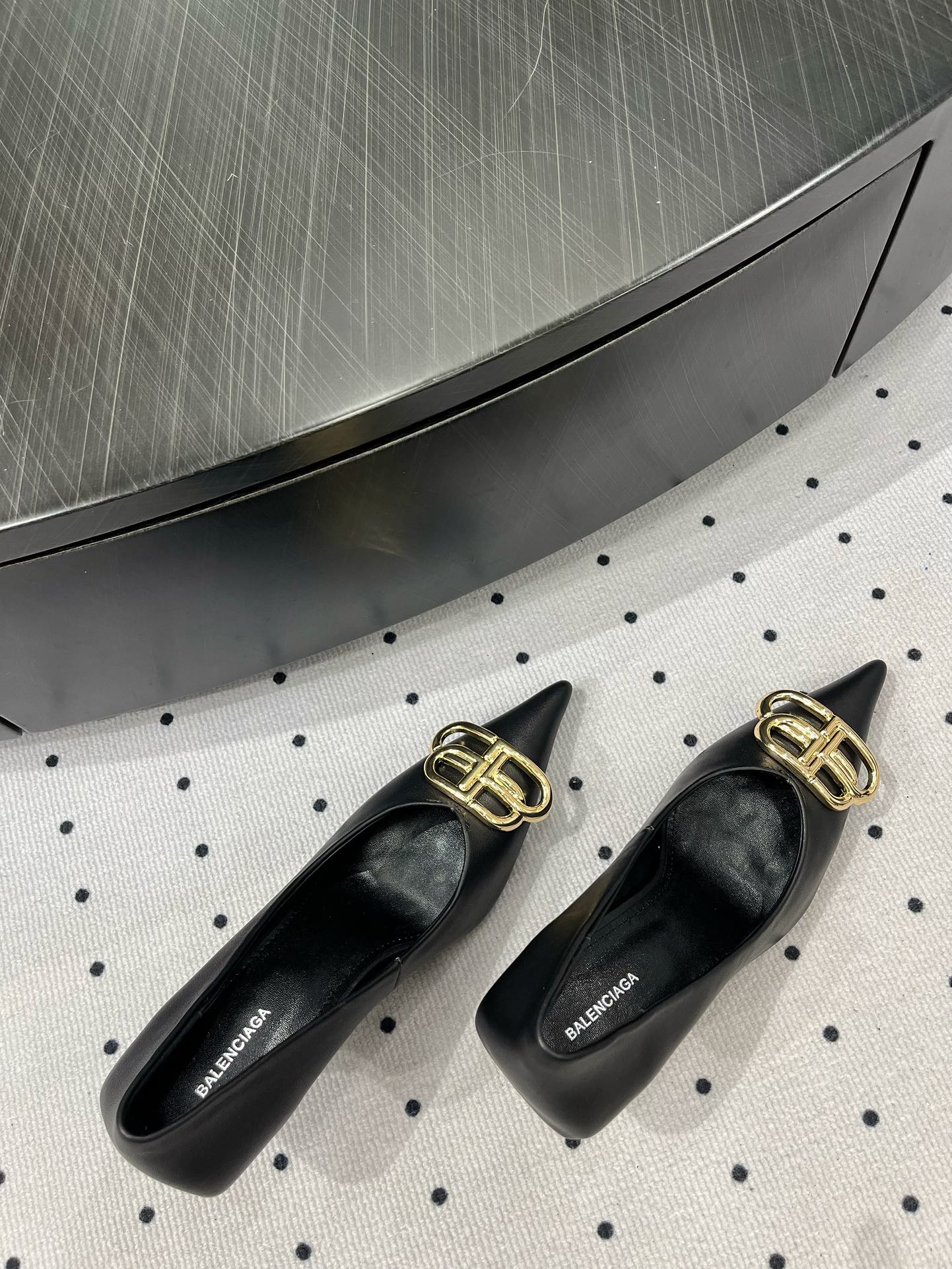 Balanciaga HEELED PUMPS 65 MM IN BLACK SMOOTH LAMBSKIN GOLD HARDWARE