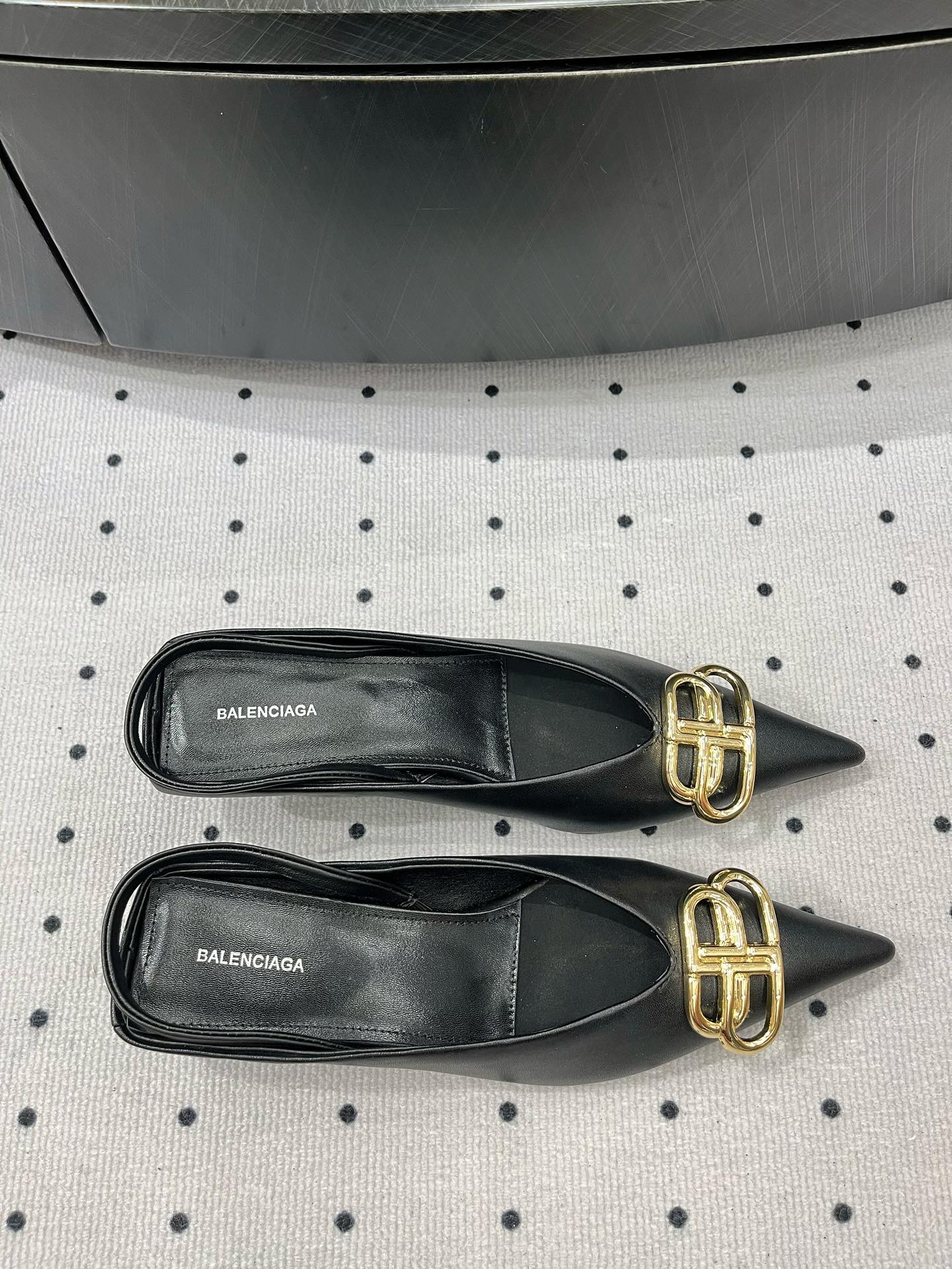 Balanciaga HEELED SLINGBACK 45 MM IN BLACK SMOOTH LAMBSKIN GOLD HARDWARE