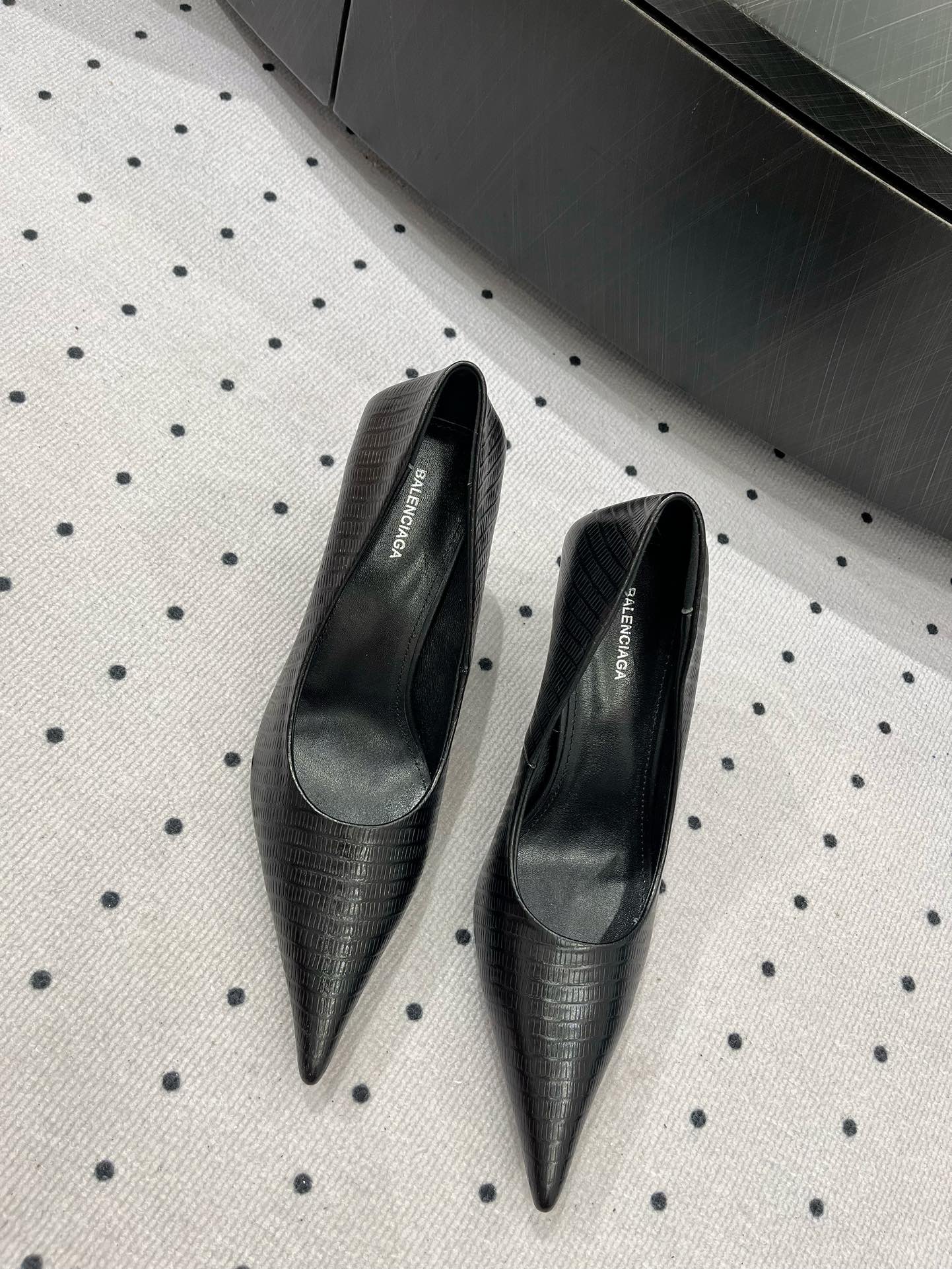 Balanciaga CLASSIC PUMPS 65MM IN BLACK LIZARD PATTERN CALFSKIN