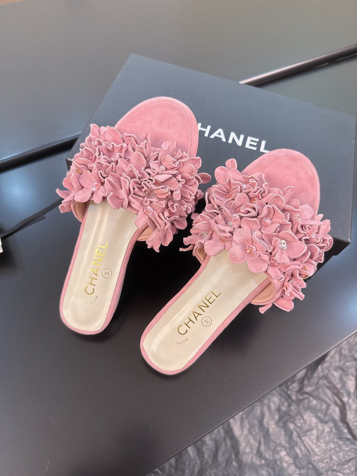 CHANEL 25C Mules Pink Suede Strass
