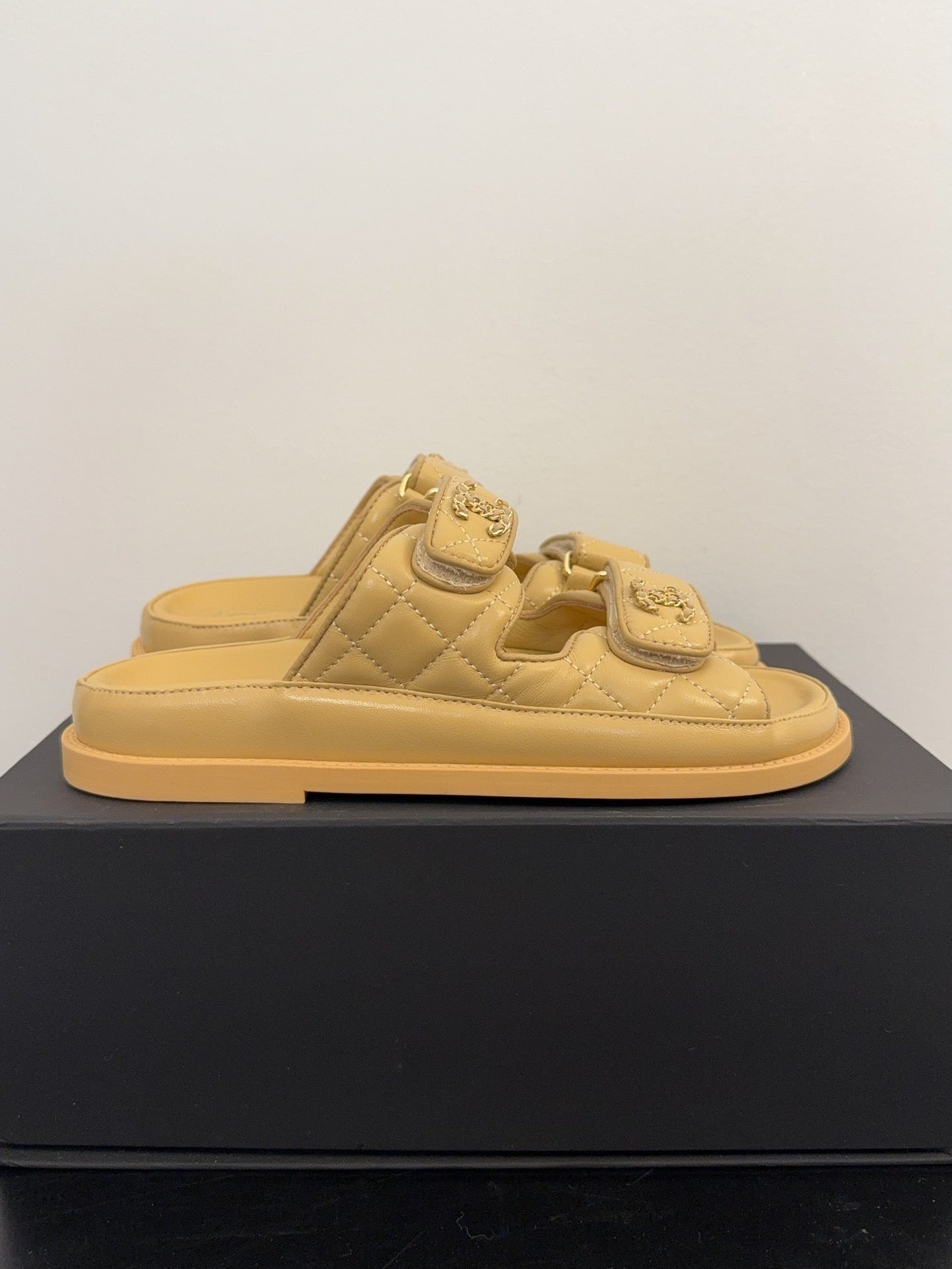 CHANEL 25 Dad Sandal Mule Beige Calfskin