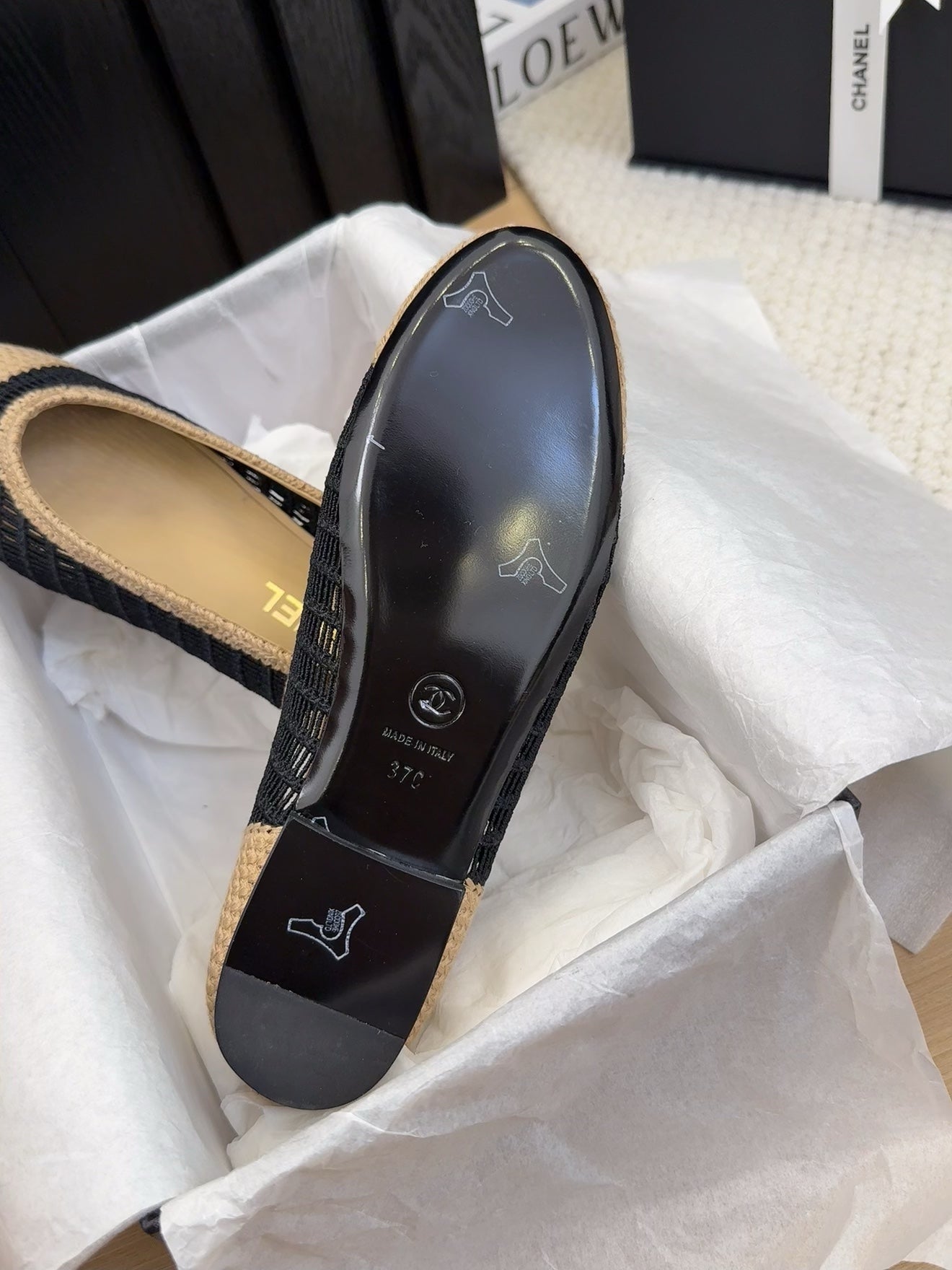 CHANEL 25 Ballet Flat Beige Black Raffia