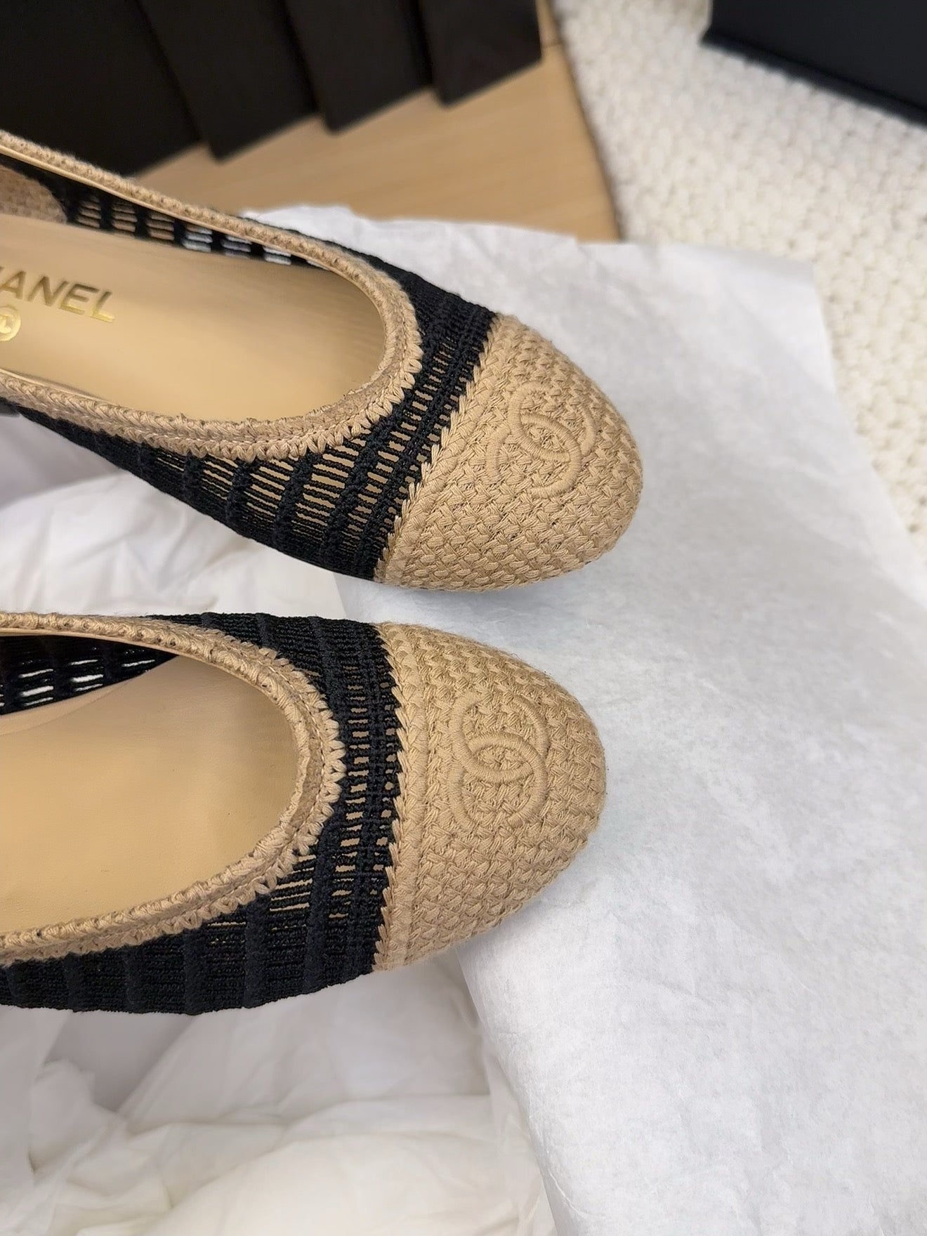 CHANEL 25 Ballet Flat Beige Black Raffia