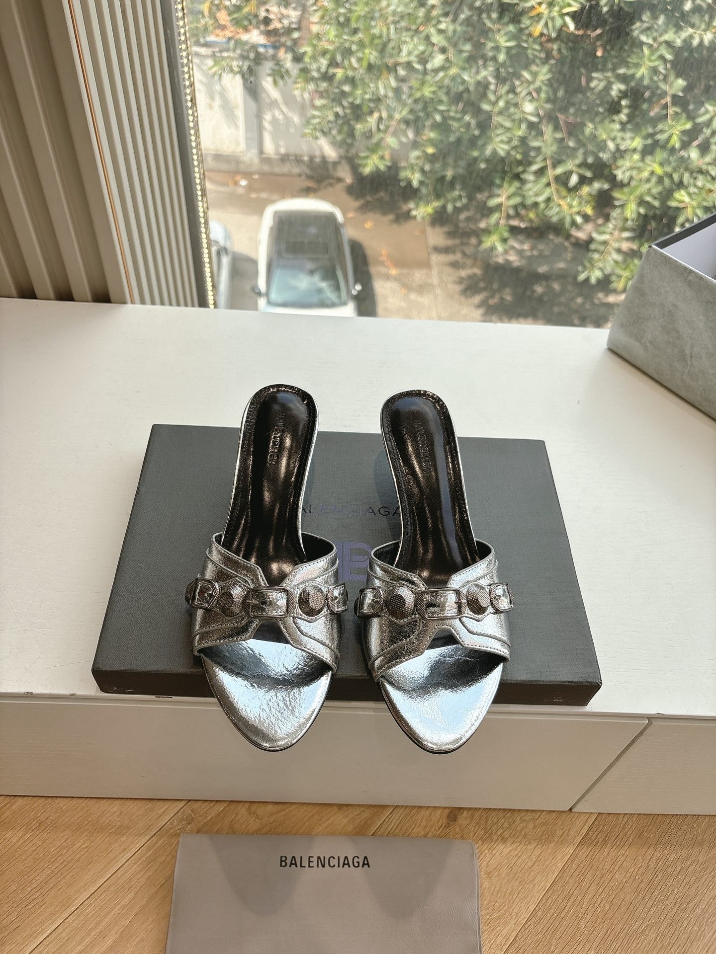Balanciaga CAGOLE MID-HEEL MULES IN SILVER METALLIC CALFSKIN