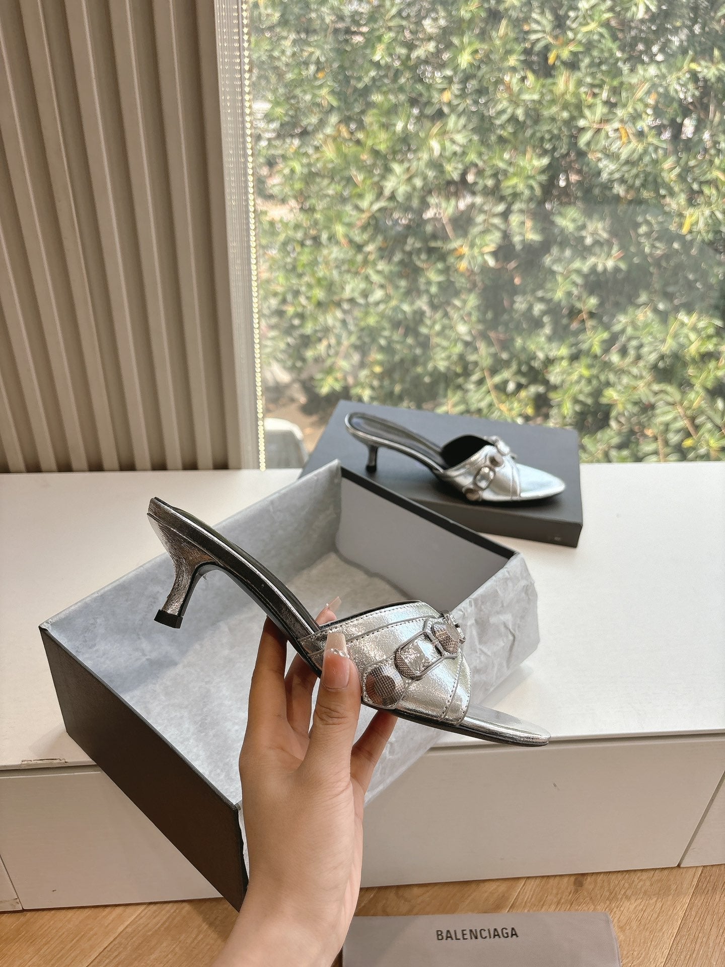 Balanciaga CAGOLE MID-HEEL MULES IN SILVER METALLIC CALFSKIN